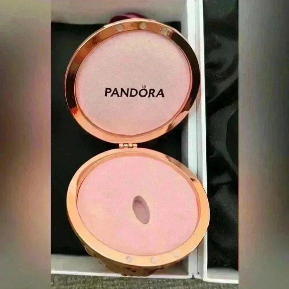 Brand New  Pandora 2020 Limited Edition Holiday Ornament - Picture 6 of 8